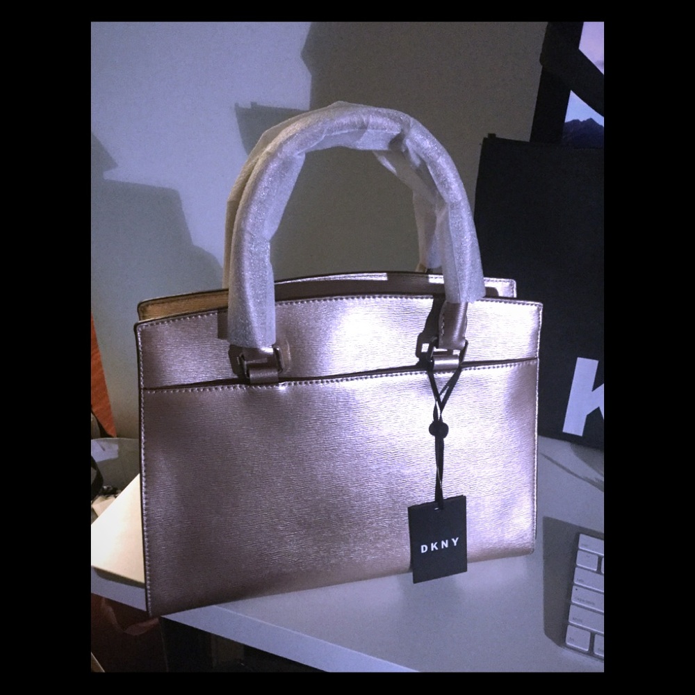❤️DKNY GOLD ROSE BAG - DUST BAG INCLUDED